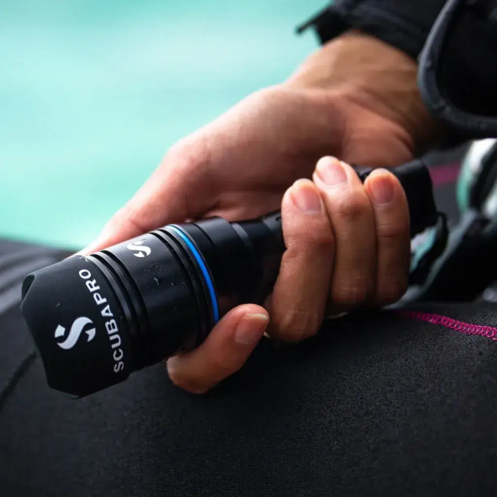 SCUBAPRO FENER NOVA 250